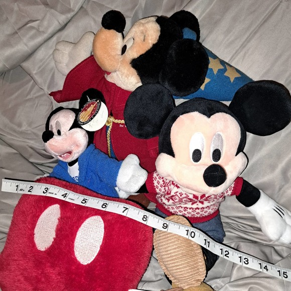 ALL YOUR MICKEY FAVEORITES! 4 Plush Mickey Mouses Dolls - Picture 8 of 8